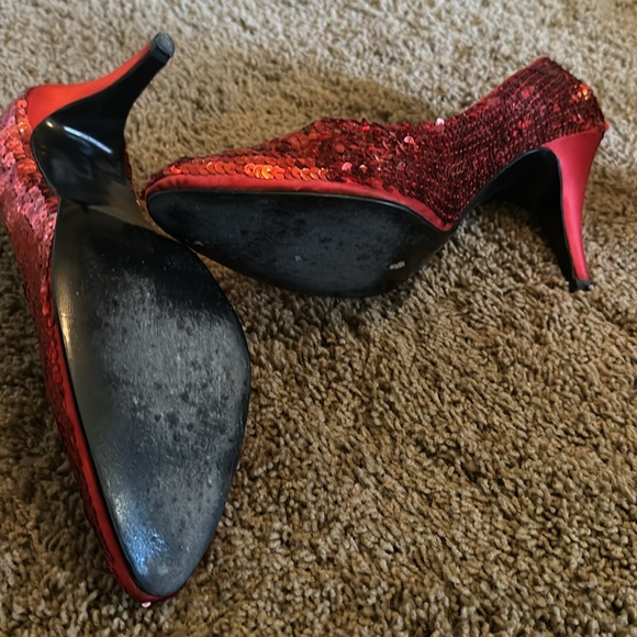 Vintage Ruby Sequent Heels - Picture 2 of 4